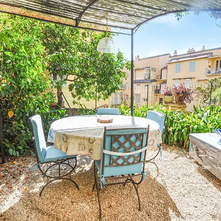 Gorgeous In With Kitchen Apartment *