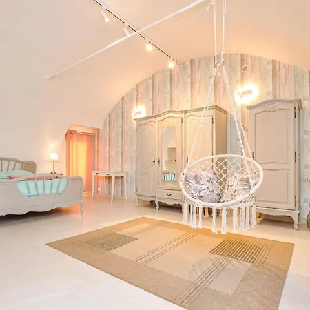 Apartament Gorgeous In With Kitchen *